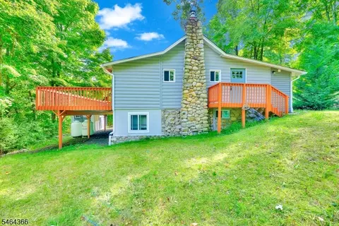 107 Overlook Rd, Sussex, NJ 07461