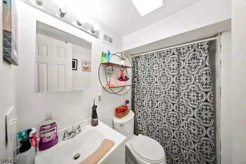 Bath - 953 W 5th St, Plainfield, NJ 07063 photo 4 of 4
