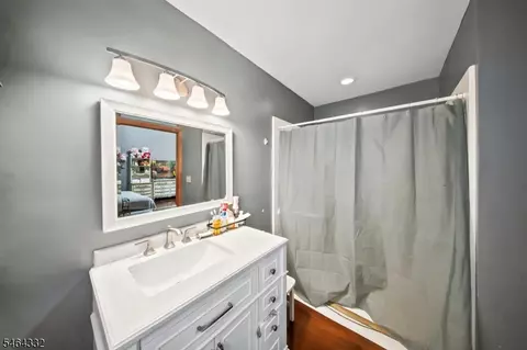 Bath - 953 W 5th St, Plainfield, NJ 07063 photo 2 of 4