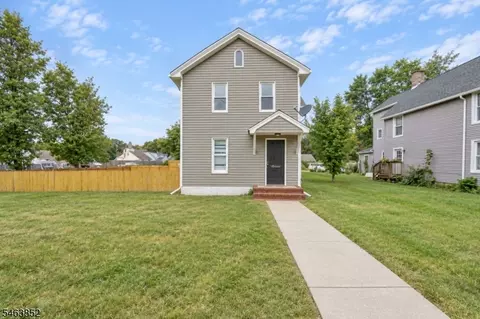 54 Main St, Ogdensburg, NJ 07439