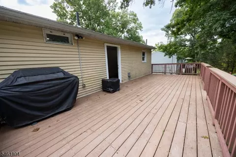 Exterior - 62 Summit Dr, Wantage, NJ 07461 photo 3 of 7
