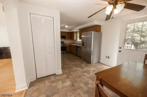 Entry Way - 62 Summit Dr, Wantage, NJ 07461 photo 4 of 6