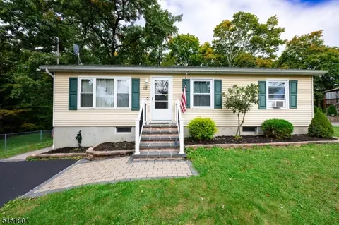 62 Summit Dr, Wantage, NJ 07461
