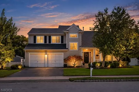 5 Kates Turn, Oak Ridge, NJ 07438