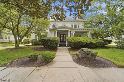 676 Belgrove Dr, Kearny, NJ 07032