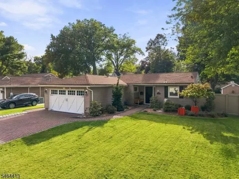 59 Eagle Dr, Emerson, NJ 07630
