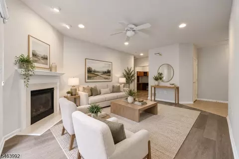 301 Regal Blvd, Livingston, NJ 07039