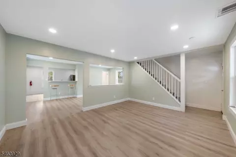29 South St, Manville, NJ 08835