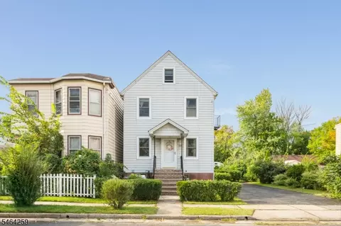 914 Woodlawn Ave, Linden, NJ 07036