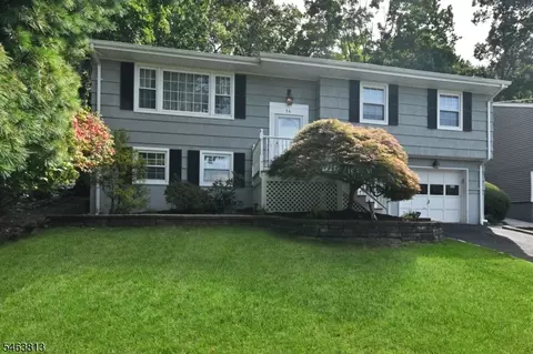 54 Walton Ave, Oakland, NJ 07436