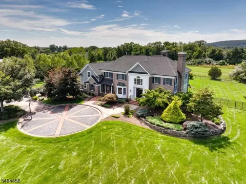 6 Fairway Dr, Whitehouse Station, NJ 08889