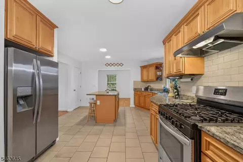 Kitchen - 587 Greenbrook Rd, North Plainfield, NJ 07063 photo 3 of 3