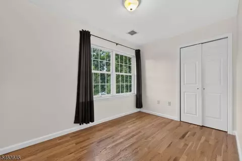 Bedroom - 587 Greenbrook Rd, North Plainfield, NJ 07063 photo 8 of 8