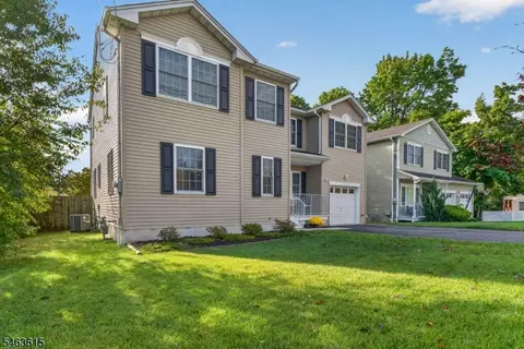 Exterior - 587 Greenbrook Rd, North Plainfield, NJ 07063 photo 2 of 5