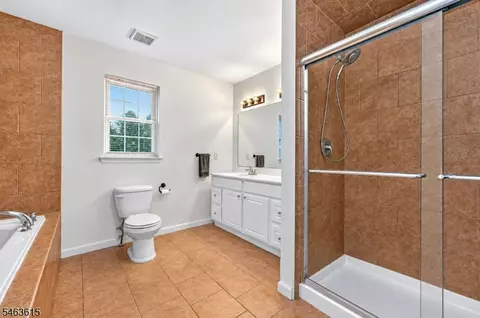 Bath - 587 Greenbrook Rd, North Plainfield, NJ 07063 photo 3 of 4