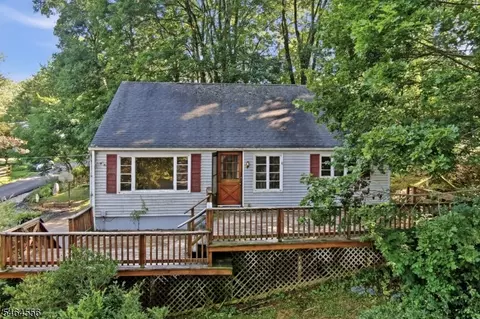 15 Roosevelt Ave, Port Murray, NJ 07865