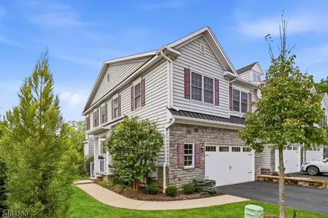 6 Lee Dr, Morristown, NJ 07960
