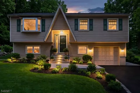 89 Tomahawk Trl, Sparta, NJ 07871