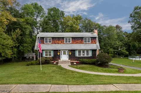 183 Eyland Ave, Succasunna, NJ 07876