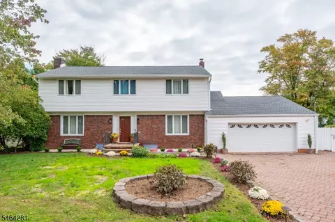 2 Glencove Rd, Morris Plains, NJ 07950
