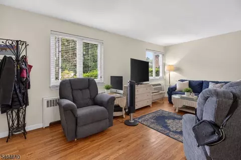 Living - 80 Troy Dr # A, Springfield, NJ 07081 photo 2 of 2