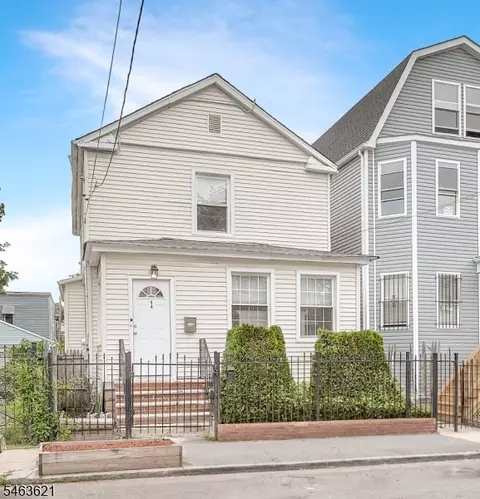 64 Norwood St, Newark, NJ 07106