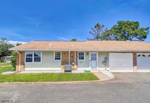 27 Cambridge Cir # D, Manchester Township, NJ 08759