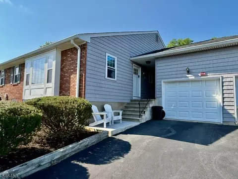 114 Brandywyne Dr, Florham Park, NJ 07932