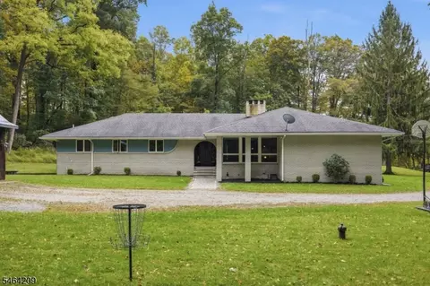 161 Pequest Rd, Green Twp, NJ 07821