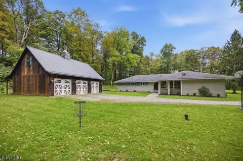 161 Pequest Rd, Green Twp, NJ 07821