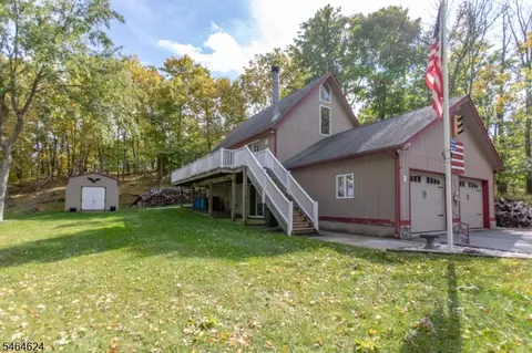 9 White Pine Trl, Wantage, NJ 07461