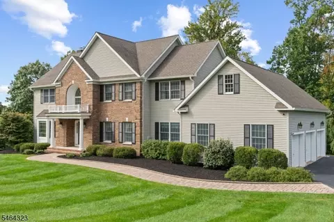10 Berkshire Way, Milford, NJ 08848