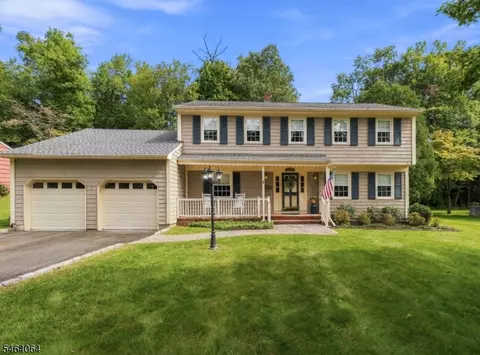 7 Bromleigh Way, Morris Plains, NJ 07950