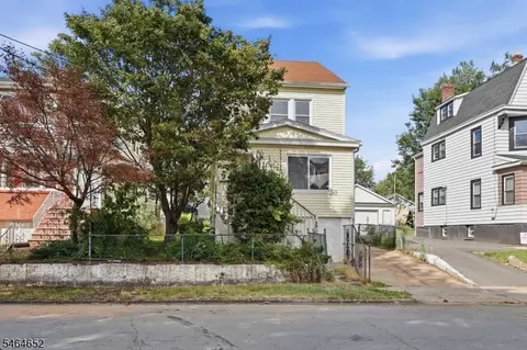 82 Berkshire Pl, Irvington, NJ 07111