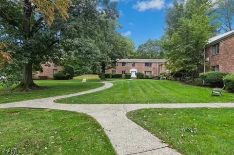 Exterior - 86 Troy Dr # B, Springfield, NJ 07081 photo 2 of 4