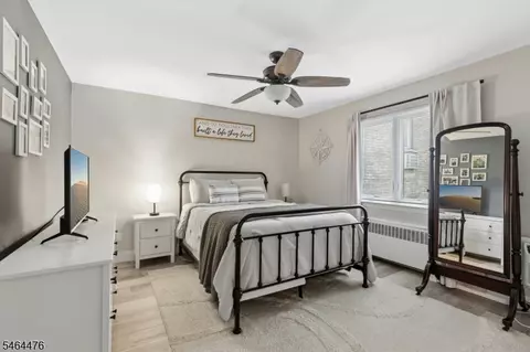 Bedroom - 86 Troy Dr # B, Springfield, NJ 07081 photo 1 of 3