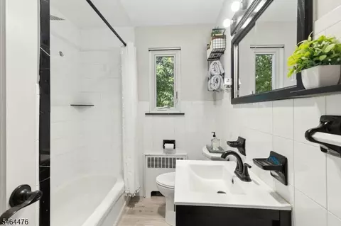 Bath - 86 Troy Dr # B, Springfield, NJ 07081 photo 1 of 1