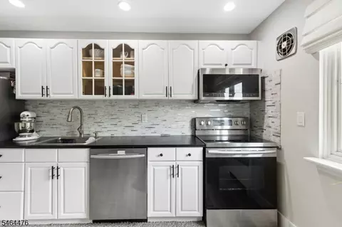 Kitchen - 86 Troy Dr # B, Springfield, NJ 07081 photo 2 of 3
