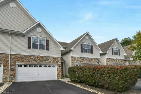227 Concord Pl, Pennington, NJ 08534
