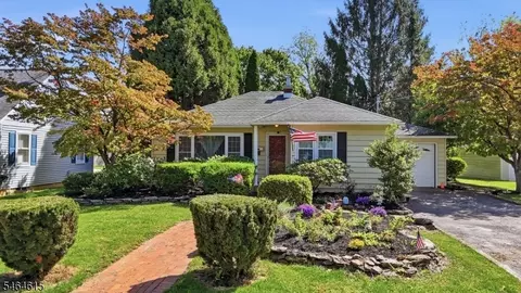 9 Miller Ave, Washington, NJ 07882