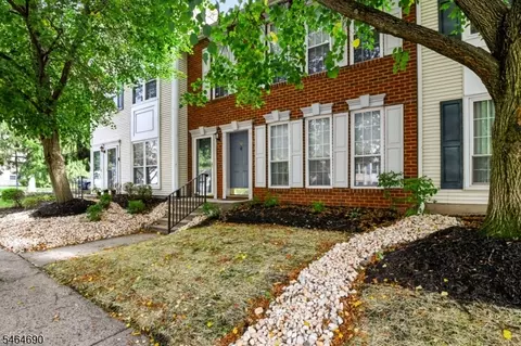 90 Edward Dr, Franklin Park, NJ 08823