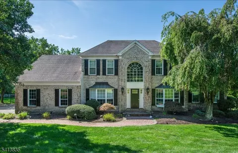 9 Tracey Ln, Budd Lake, NJ 07828