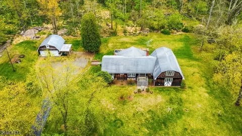 49 Frog Hollow Rd, Tewksbury Twp, NJ 07830