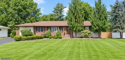 77 Schwinn Dr, Clark, NJ 07066