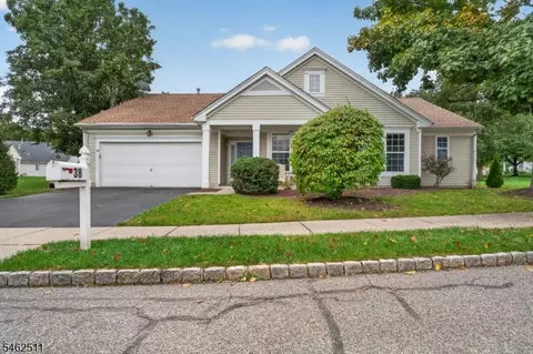 38 Victoria Dr, Belvidere, NJ 07823