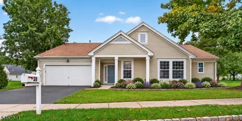 38 Victoria Dr, Belvidere, NJ 07823