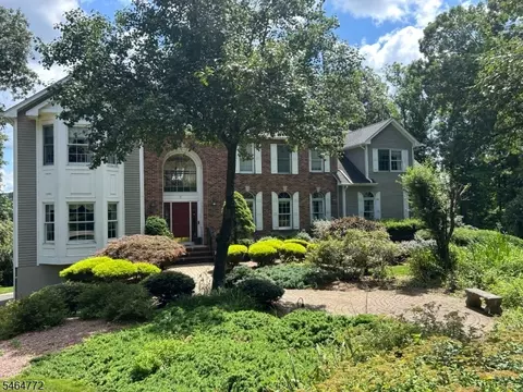 11 Kings Ridge Rd, Randolph, NJ 07869