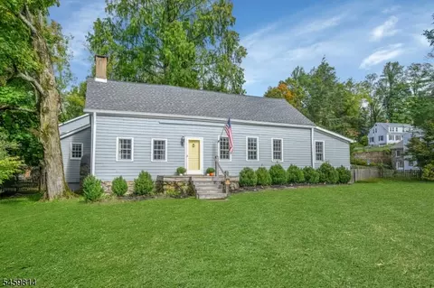 Exterior - 4 E Main St, Mendham Twp, NJ 07945 photo 4 of 4