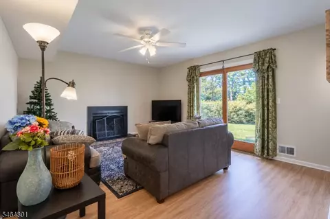 Living - 66 Edison Ave, Edison, NJ 08820 photo 2 of 3