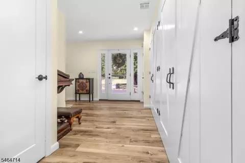 Entry Way - 70 Mackenzie Rd, Hampton, NJ 08827 photo 2 of 6